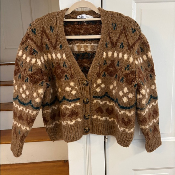 Zara Fair Isle Sweater size S, boxy fit, soft, cozy, winter - Picture 3 of 6